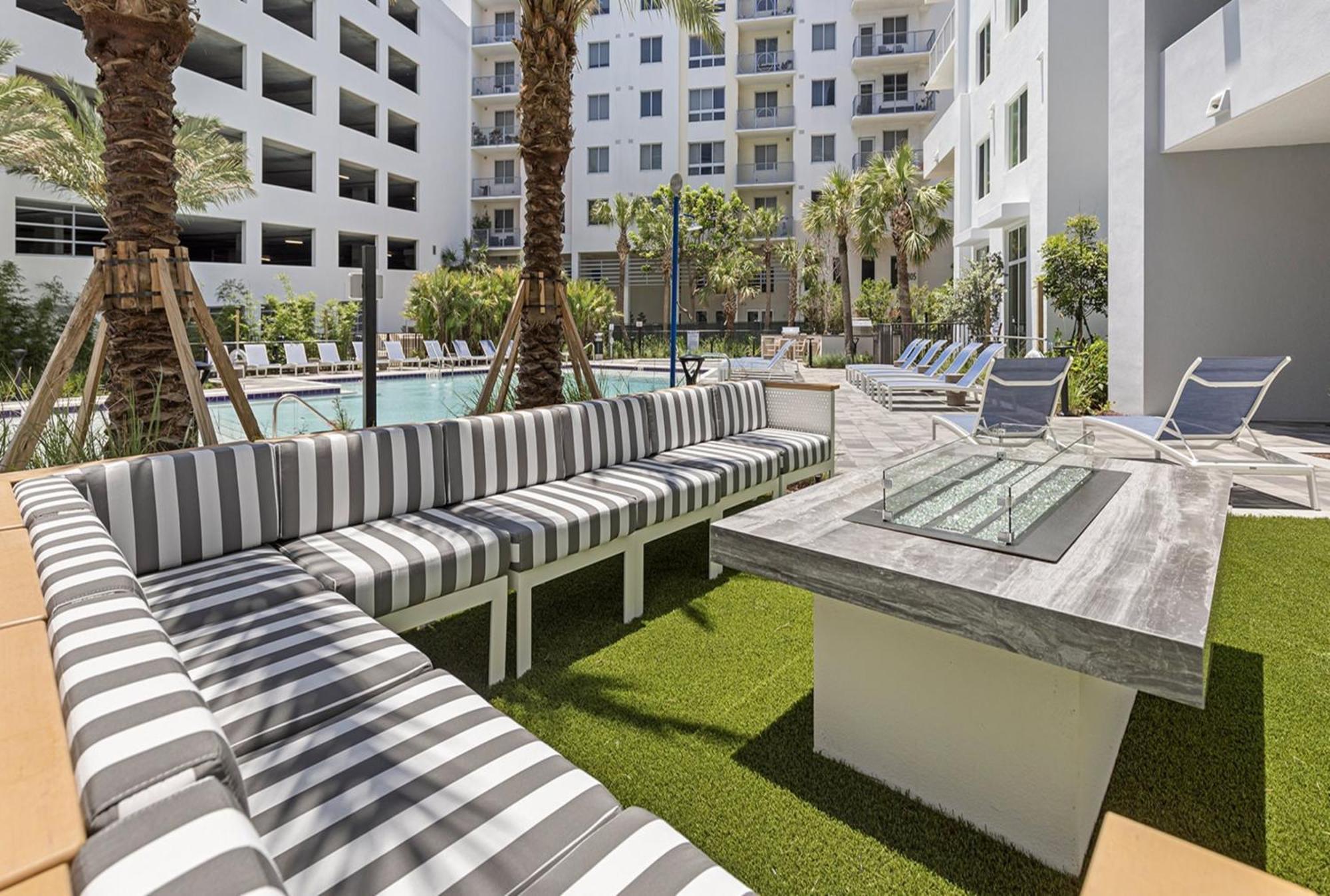 Tortoise One Apartments By Barsala West Palm Beach Dış mekan fotoğraf